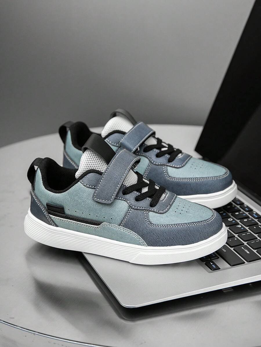 زوج بأحذية رياضية للأطفال ، نسيج تنفس مرن ، ماص للصدمات سريع الجفاف ، خفيف الوزن مقاوم للماء ، مانع الانزلاق ، مصنوع من جلد PU متين للرياضة ، الشارع والجري للأولاد والبنات - الصورة 4