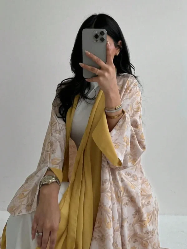 ⁦عباية إسلامية مفتوحة من الأمام مطبوعة بالزهور⁩ - الصورة ⁦4⁩