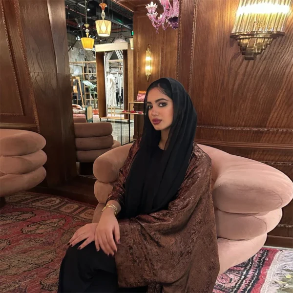 ⁦عباية كيمونو مفتوحة من الساتان اللامع 2025⁩ - الصورة ⁦6⁩